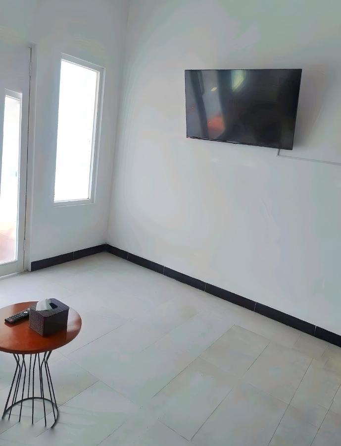 Homestay Omah Putih Bantul Kültér fotó